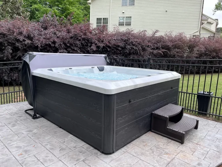 new hot tub with steps
