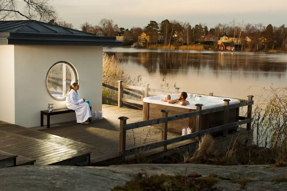 lake house hot tub
