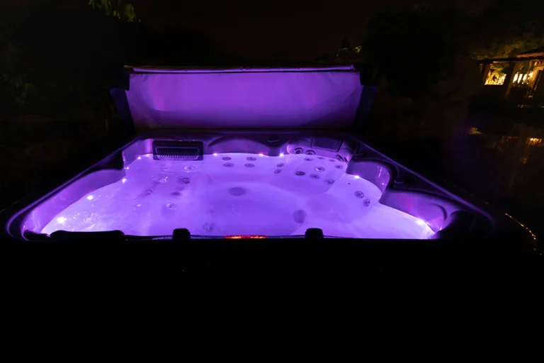 New York Hot Tub At Night