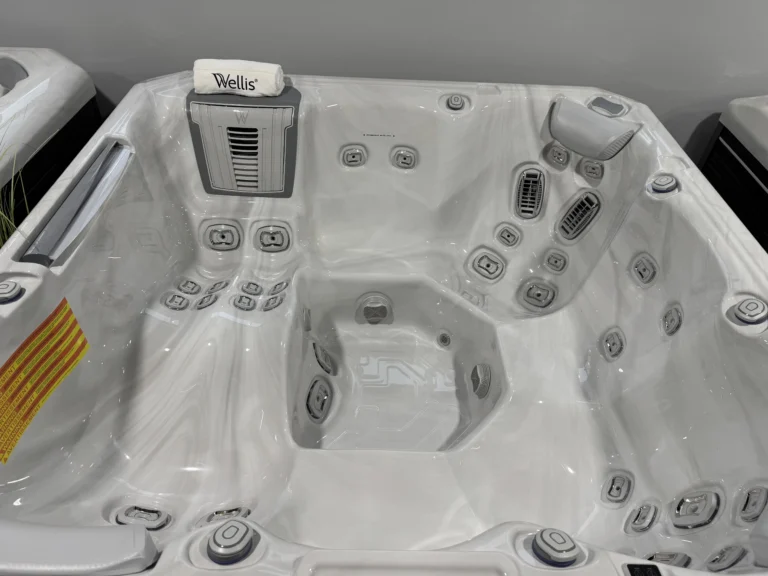 Wellis Spa Atlas Life Hot Tub in Raleigh