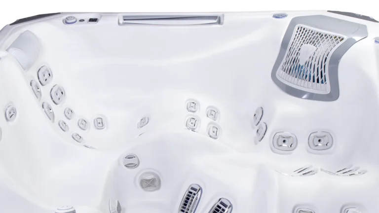 Wellis Spa Everest Life Hot Tubs