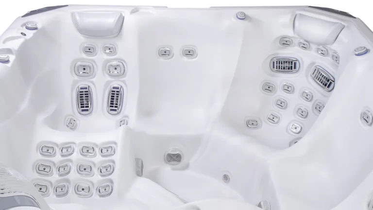 Wellis Spa Everest Life Hot Tub Powerful Jets