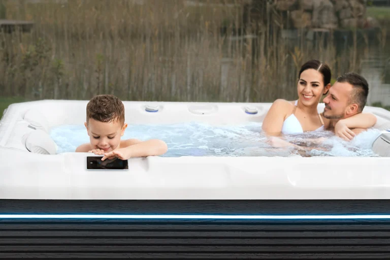 Wellis Teide Life Hot Tub Family